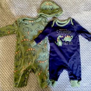 NWOT dinosaur set - 2 onesies and hat